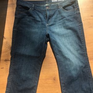 NY&CO low rise wide leg crop jeans